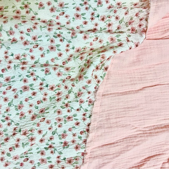 POL Peach Textured Patched Floral Fabric Wide Leg Flowy Pants - Picture 4 of 4